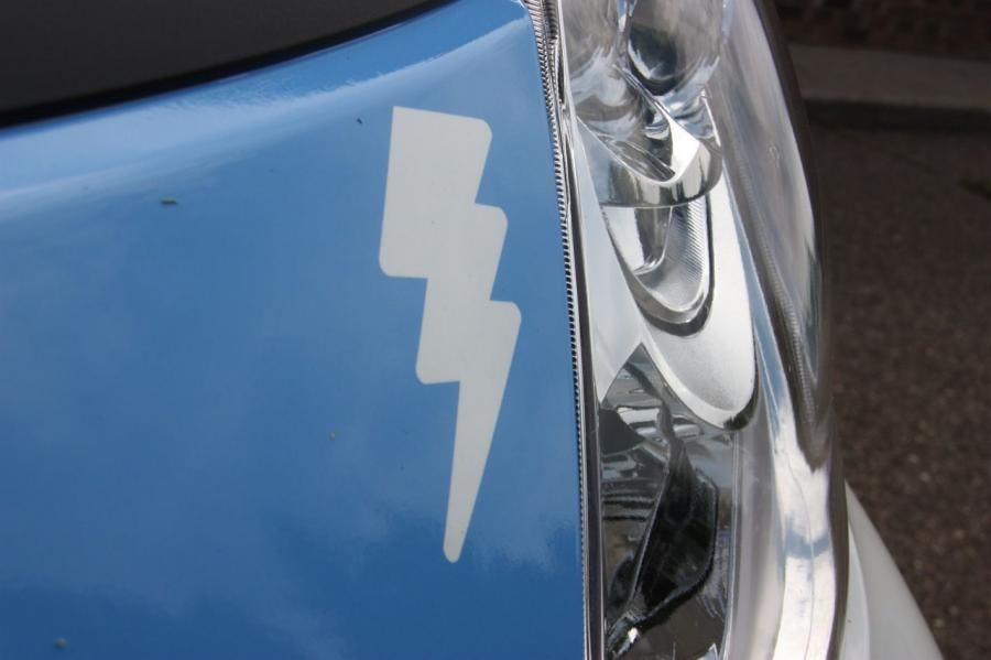  Mitsubishi i-MiEV (JDM) 2010 года  (фото 49 из 50)